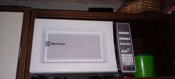 Microondas Eletrolux 27L 220v