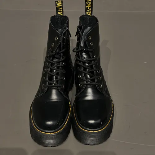 Bota Dr Martens Preta 39/40