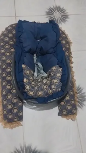 Bebê conforto e ninho para menino