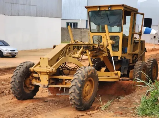 Motoniveladora Caterpillar 1991 120H Operacional