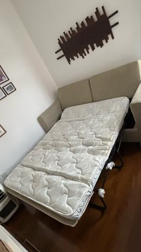 Sofá-cama usado