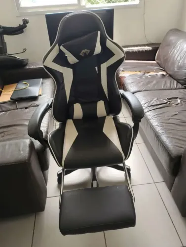 Cadeira gamer semi-nova