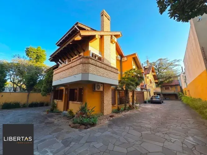 Casa Condominio com 3 dormitórios, sendo 1 suites, 2 vagas - Pedra Redonda