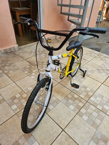 Bicicleta ultra aro 20 para criança entre 6 á 10 anos