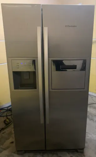 Geladeira FRETE GRÁTIS Side By Side 670 litros Electrolux Inox dispenser de água e gelo