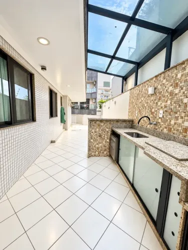 ImóvelApartamento  para aluguel possui 150 metros quadrados com 3 quartos em Cavaleiros - 