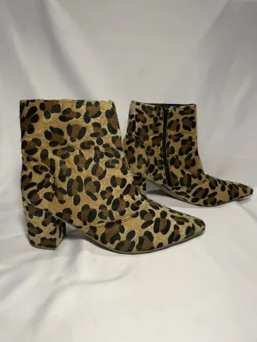 Bota de onça com pelinhos tamanho 39
