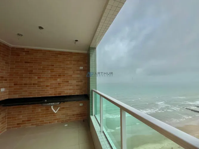 Apartamento com vista Mar à Venda em Mongaguá com 2 quartos e 2 vagas