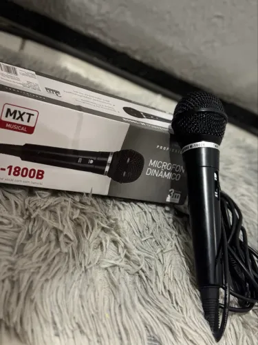 Microfone dinâmico (com fio)