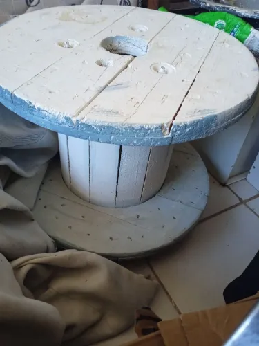 Bobina  ótimo para mesa e afins 