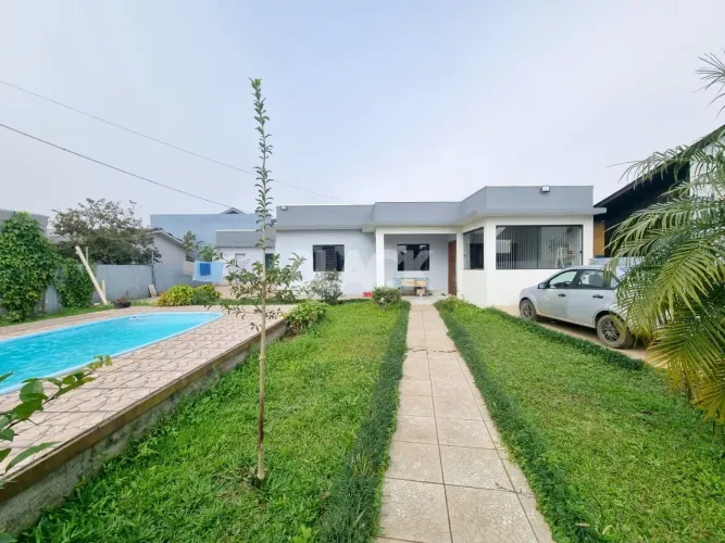Casa com piscina no Igra Sul Torres RS