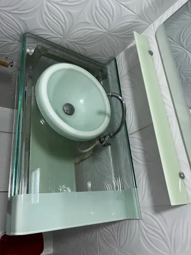 Pia (verde) em ótimas condições.