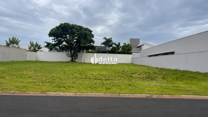 Terreno disponível para venda no bairro Jardim Sul em Uberlândia-MG