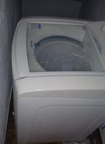 Vendo máquina de lavar quebrada 