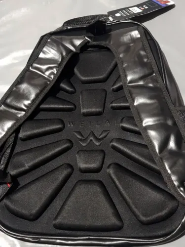 Mochila de Couro Impermeável com Proteção Reforçada para as Costas (Protege Notebook)