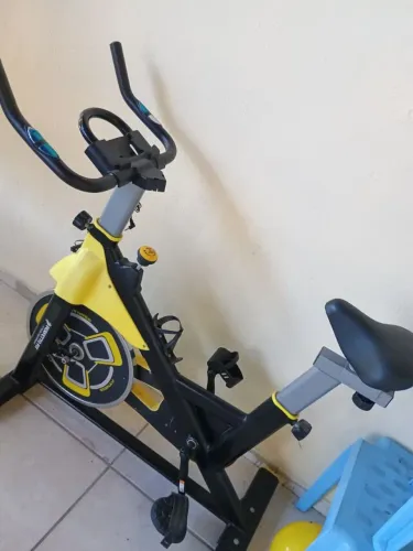 Bicicleta ergométrica spinning