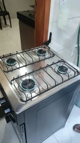 Vendo um fogão de 4 chamas usado está em Trindade interessados chama no zap *