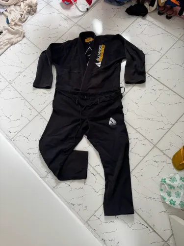 Kimono Alliance A3 Preto - Perfeito estado