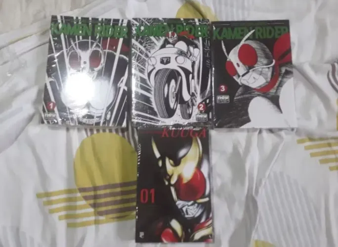 Kamen Rider 1 ao 3 e Kuuga volume 1