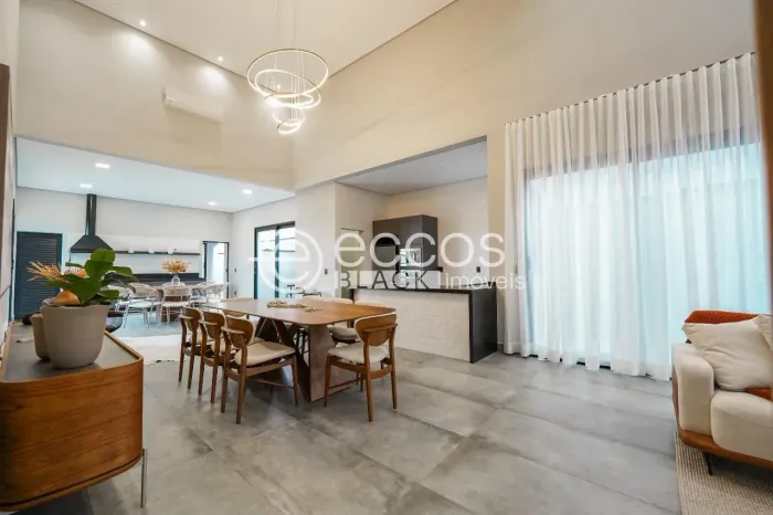 Casa em condomínio à venda, 3 quartos, 3 suítes, 2 vagas, Jardim Residencial Chácara Ondin