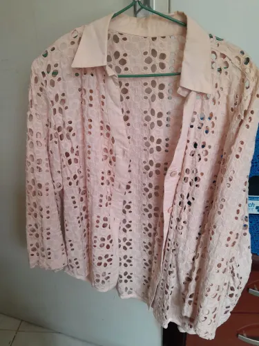 Camisa em laise