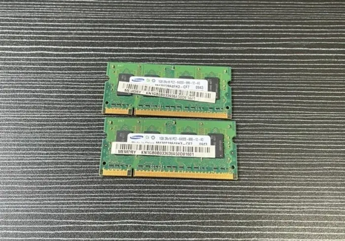Memória Notebook Samsung 1GB 2Rx16 PC2-6400S-666-12-A3 (2 Unidades)