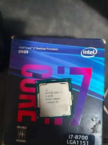Intel i7 8700