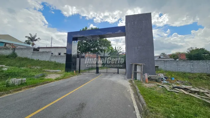 Terreno de 1060 m² em condomínio fechado para chácaras em Campo Largo