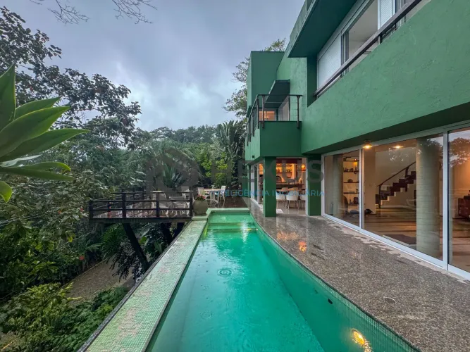 Casa de praia com piscina e churrasqueira no Sítio São Pedro, Guaruja