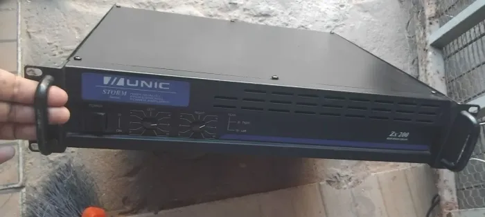 Vendo esta potencia zx 200 unic