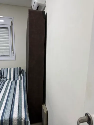 Cama box casal em courino marrom com 5 pés