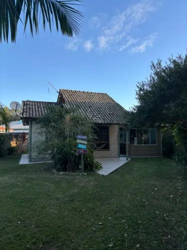 Casa para Locação em Garopaba, Ibiraquera, 2 dormitórios, 2 banheiros