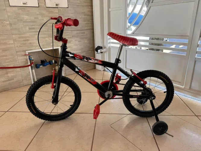 Bicicleta infantil carros aro 20