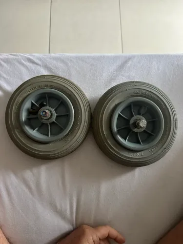 Rodas infláveis para cadeira de rodas