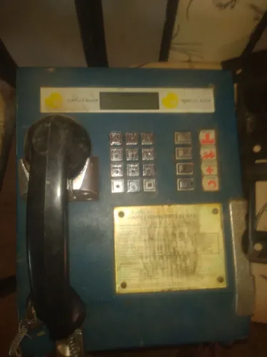 Aparelho telefônico antigo
