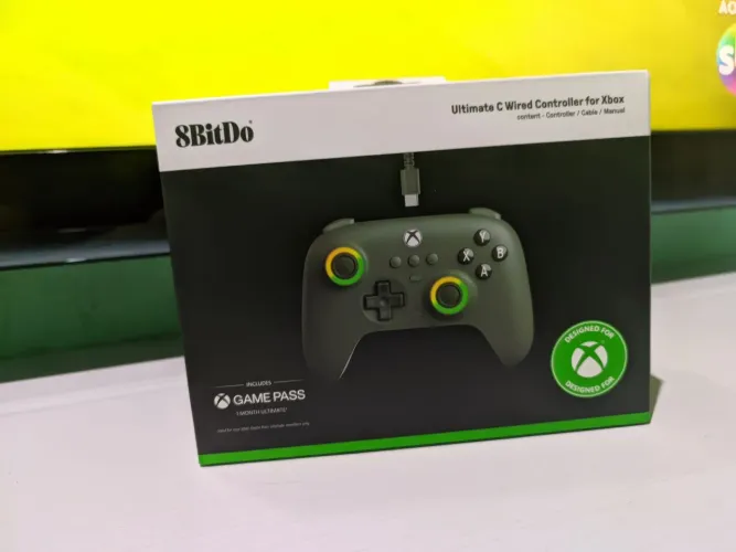 Controle 8Bitdo Ultimate C Wired para Xbox - Verde 