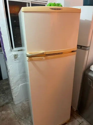 Vendo geladeira fros fri 