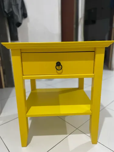 Vendo mesa de cabeceira 