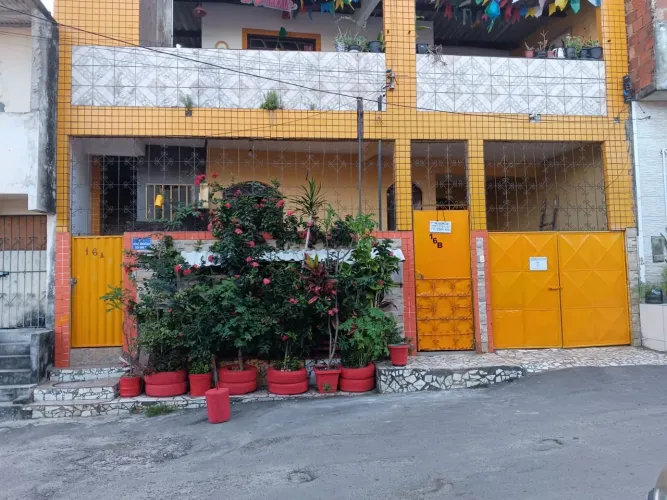 CASA 2/4 COM GARAGEM ITAPUÃ KM-17