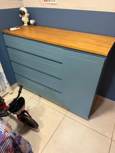 Cômoda Azul Moderna com Tampo de Madeira - Linda