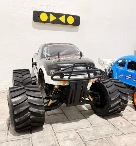 AITOMODELO MONSTER TRUCK
