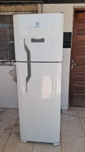 Geladeira eletrolux 375l 
