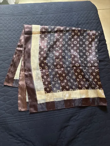 ECHARPE DE SEDA LOUIS VUITTON