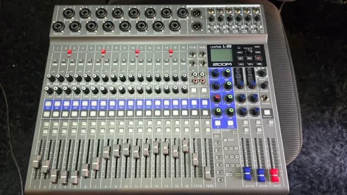 Mesa/Interface Zoom Livetrak L20 Profissional