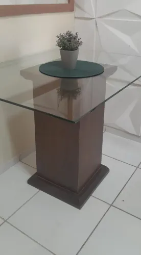 Mesa de Jantar com Tampo de Vidro