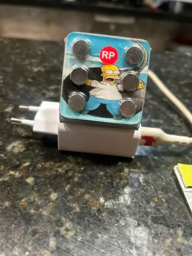 Suporte Celular Moto Magnético Retrovisor (6 Ímãs) - Homer Simpson