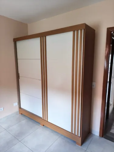 Apartamento na Avenida Afonso Pena 7554, com dois quartos, sacada, sala e cozinha, garagem