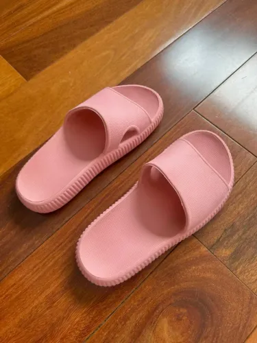 Chinelo Nuvem Slide Rosa Bebê Confortável e Flexível - 35/36