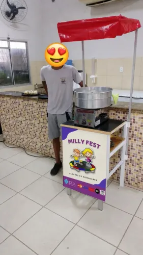 Aluguel de máquina de algodão doce, pula pula e mais.