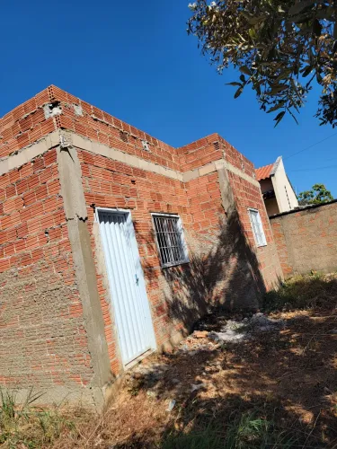 Casa em construção em Luzimangues 